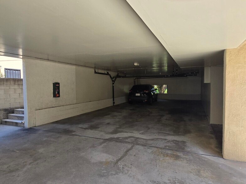 More Photos Of 10809 Palms Blvd, Los Angeles Apartments For Sale