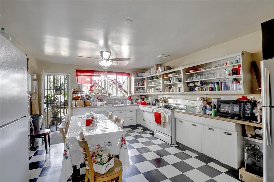 More Photos Of 1407 Miller Ave, Oakland Storefront Retail Residential For Sale