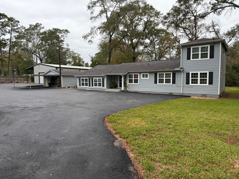 Primary Photo Of 9144 Sharyn Dr, Conroe Warehouse For Lease