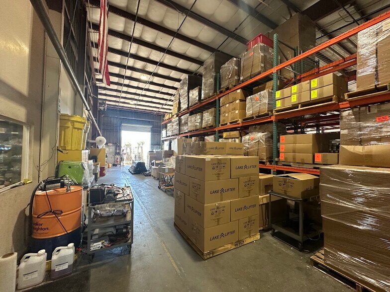 More Photos Of 7904 Interstate Ct, North Fort Myers Warehouse For Lease