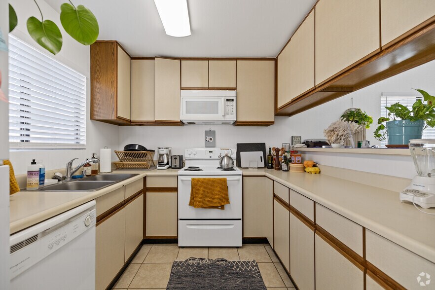 More Photos Of 73625-73665 Fred Waring Dr, Palm Desert Apartments For Sale