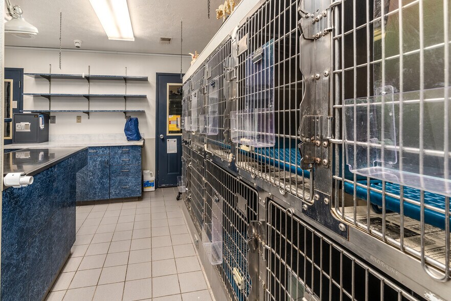 More Photos Of 602 S Court St, Marion Office For Sale