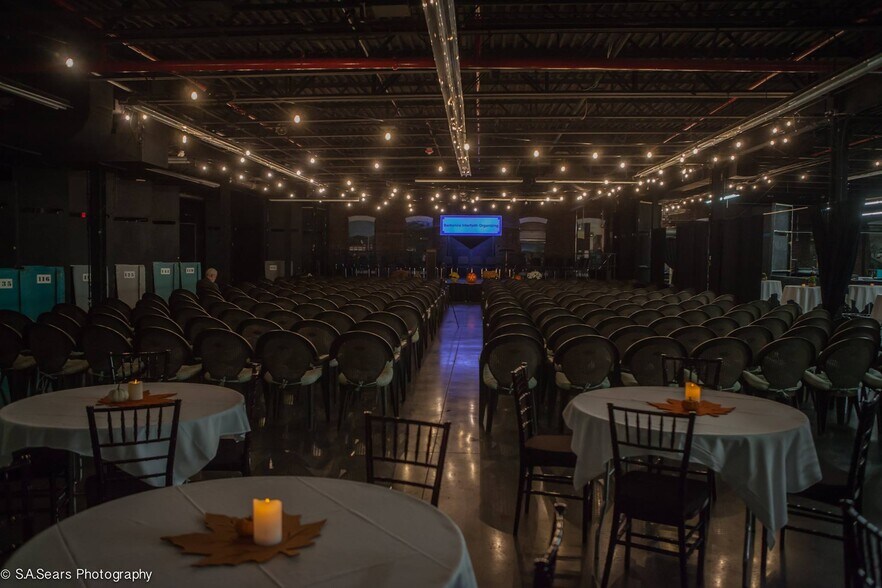 More Photos Of 63 Flansburg Ave, Dalton Flex For Sale