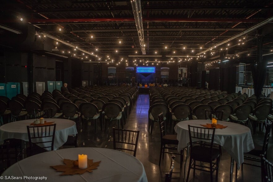 More Photos Of 63 Flansburg Ave, Dalton Flex For Sale