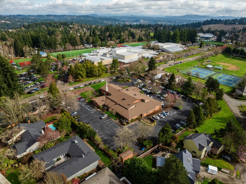 More Photos Of 1271 Overlook Dr, Lake Oswego Specialty For Sale