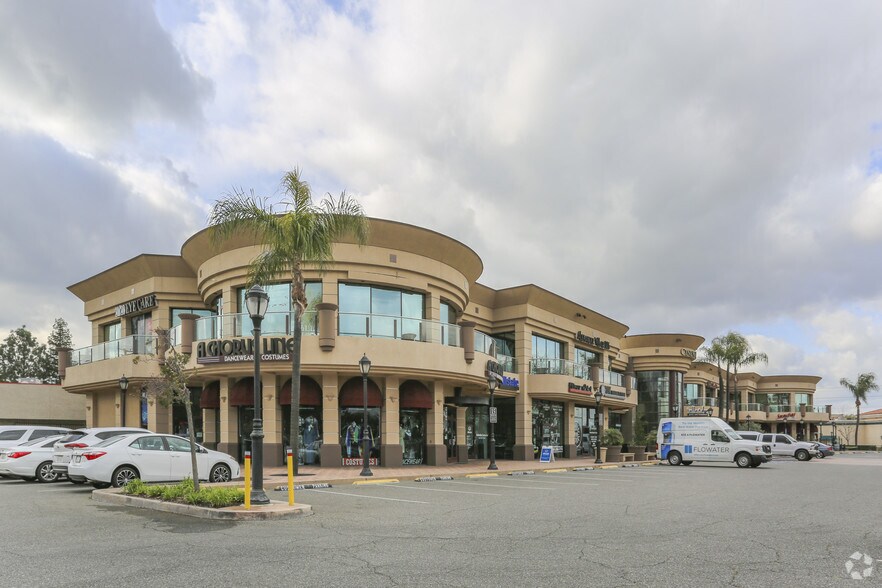 More Photos Of 23300 Cinema Dr, Valencia General Retail For Lease