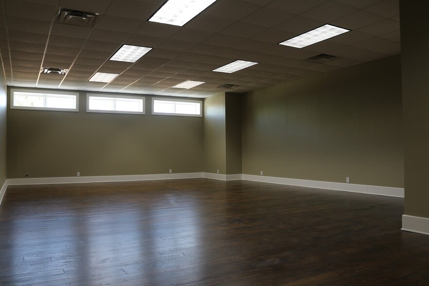 More Photos Of 2107 N Saint Marys St, San Antonio Loft Creative Space For Sale