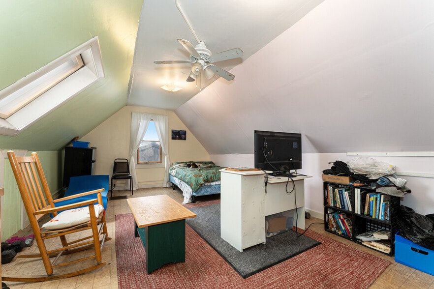 More Photos Of 19 Cottage St, Bar Harbor Storefront For Sale