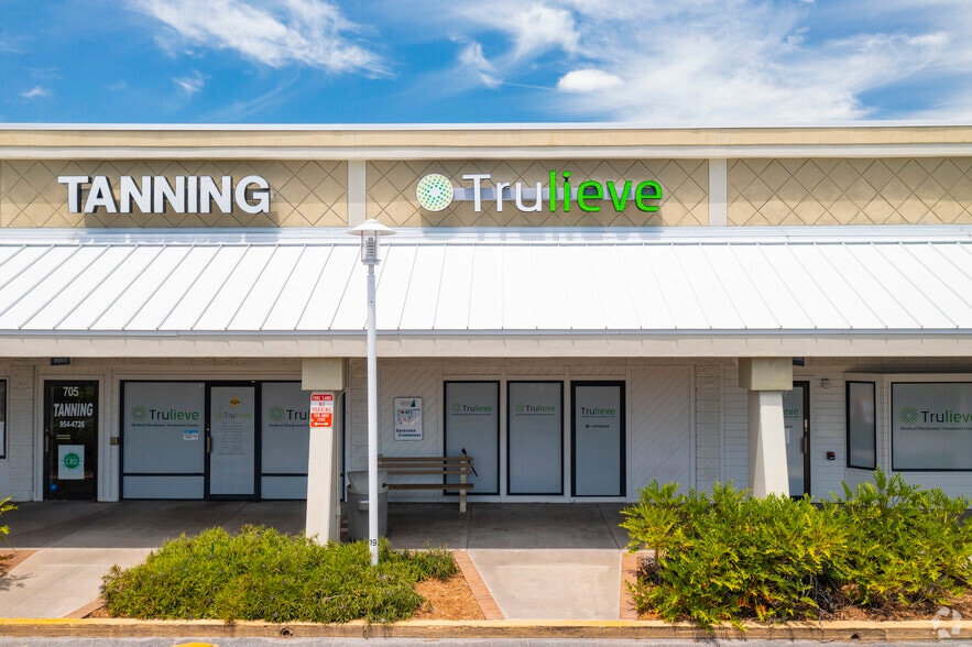 More Photos Of 935 N Beneva Rd, Sarasota Unknown For Lease