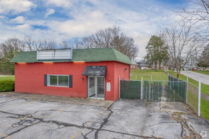 More Photos Of 30791 Lorain Rd, North Olmsted Freestanding For Sale