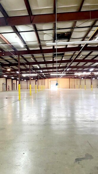 More Photos Of 3540 Corporate Dr, Dalton Warehouse For Lease