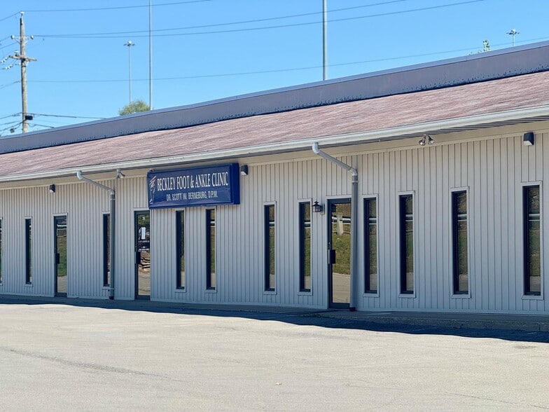 More Photos Of 311-325 Harper Park Dr, Beckley Office For Lease