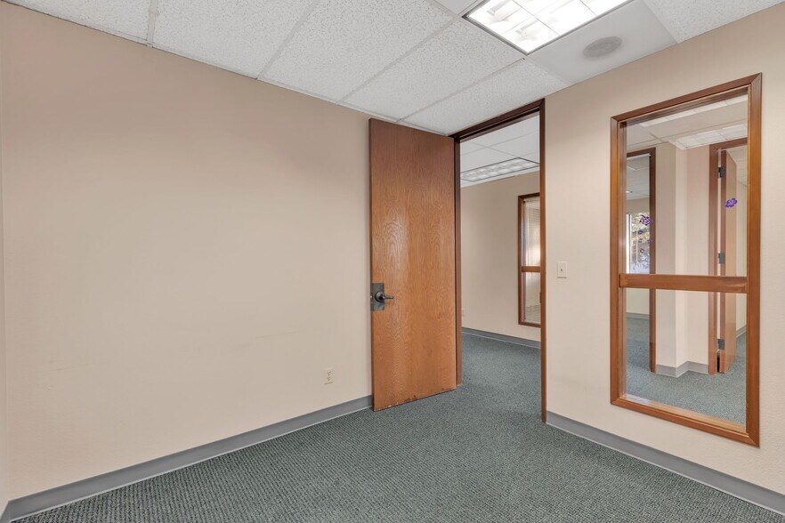 More Photos Of 34004 16th Ave S, Federal Way Office For Lease