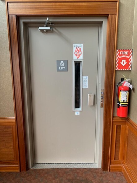 More Photos Of 718 Central Park Ave, Scarsdale Restaurant For Sale