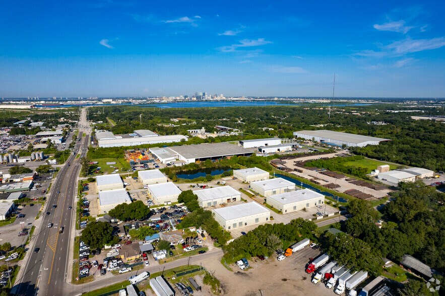 More Photos Of 2711-2719 Causeway Center Dr, Tampa Light Manufacturing For Lease
