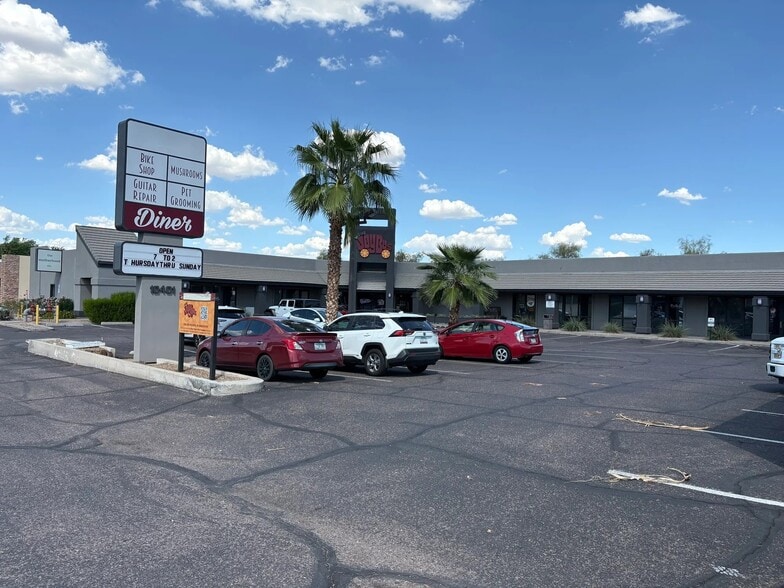 More Photos Of 10401 N 32nd St, Phoenix General Retail For Lease