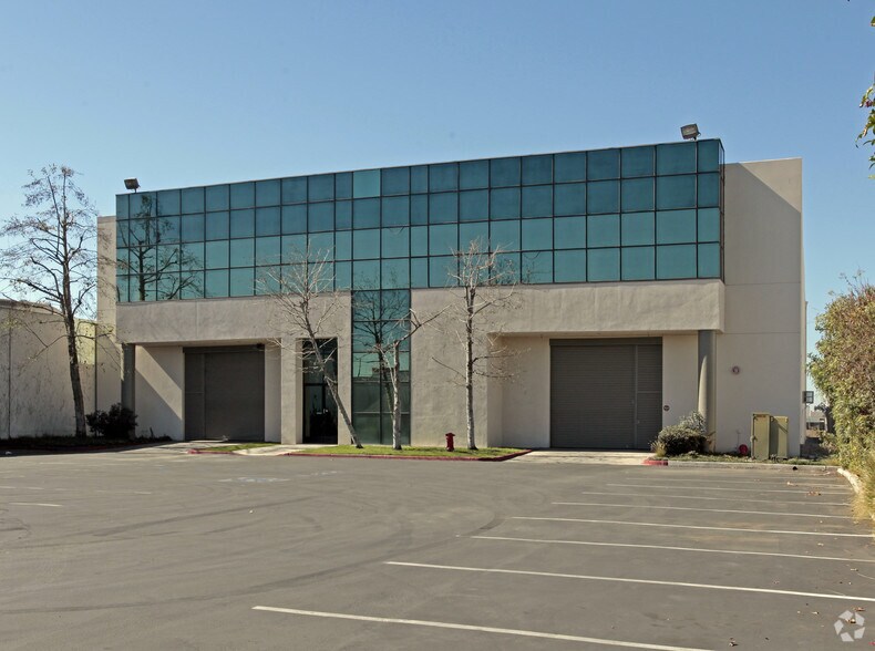 More Photos Of 3210 S Standard Ave, Santa Ana Warehouse For Sale