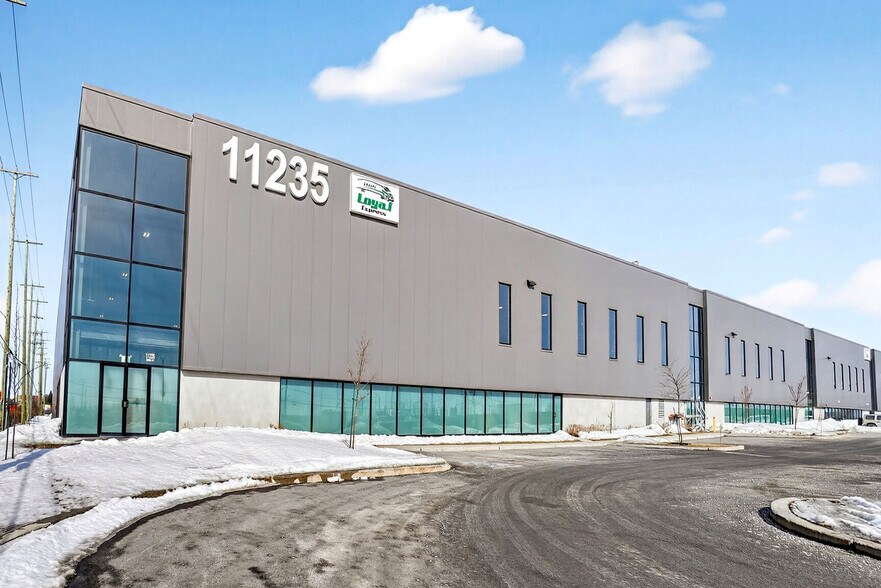 More Photos Of 11235 Boul Métropolitain E, Montréal Distribution For Lease