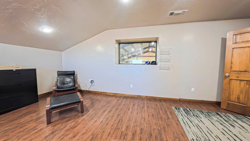 More Photos Of 2901 Lafayette Ln, Amarillo Warehouse For Sale