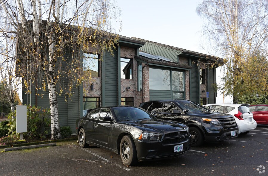 More Photos Of 14000-14020 SE Johnson Rd, Oak Grove Office For Lease