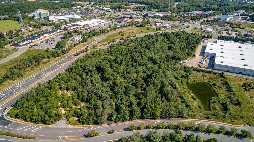 More Photos Of Celebrate Virginia Parkway Pky @ McWhirt Loop, Fredericksburg Land For Sale