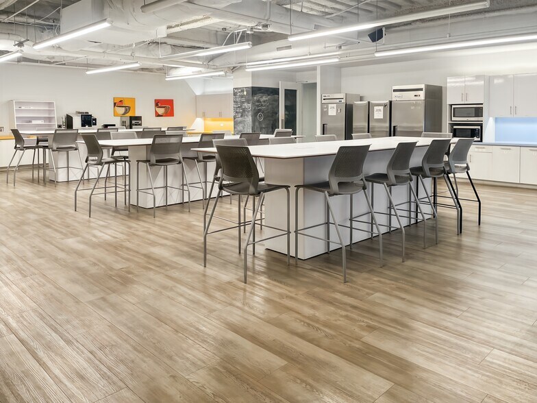 More Photos Of 2001 Market St, Philadelphia Coworking Space