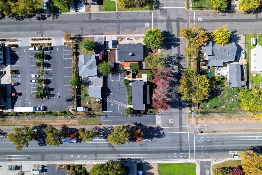 More Photos Of 496 East Ave, Lincoln Medical For Sale