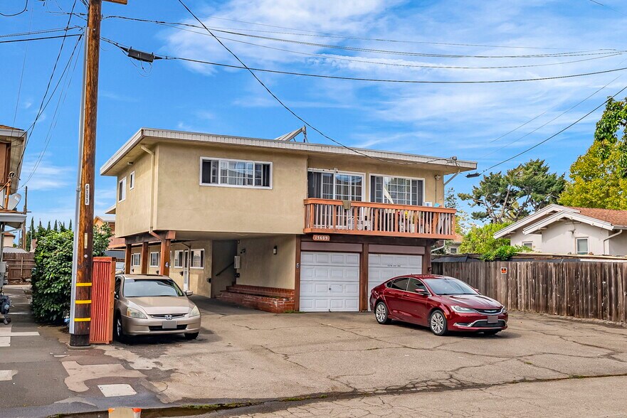 More Photos Of 15609 Ronda St, San Lorenzo Apartments For Sale
