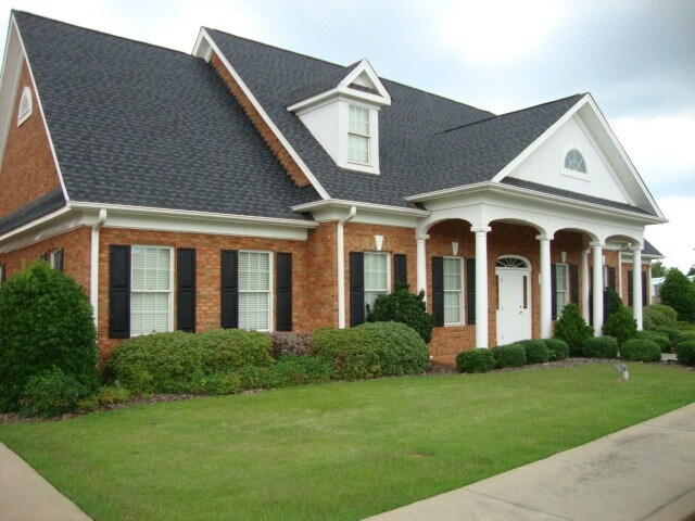 More Photos Of 2 Leas Courtyard Dr, Seneca Medical For Sale