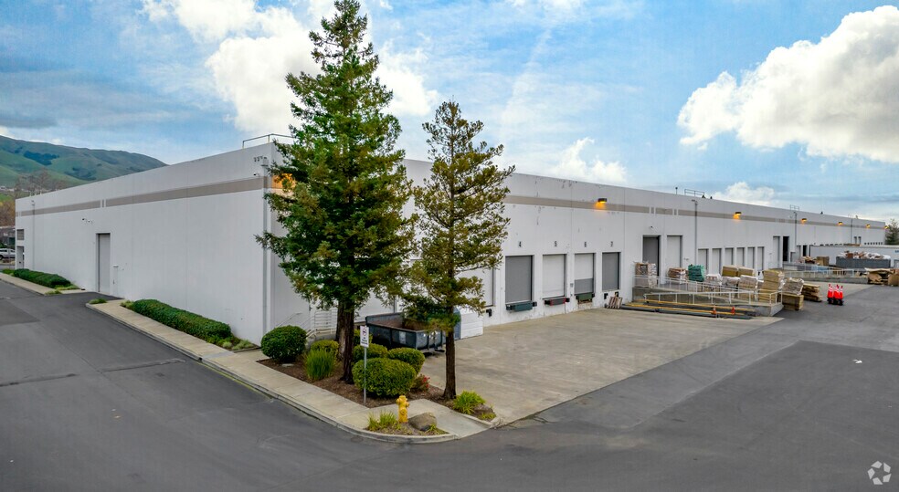 More Photos Of 48541 Warm Springs Blvd, Fremont Warehouse For Lease