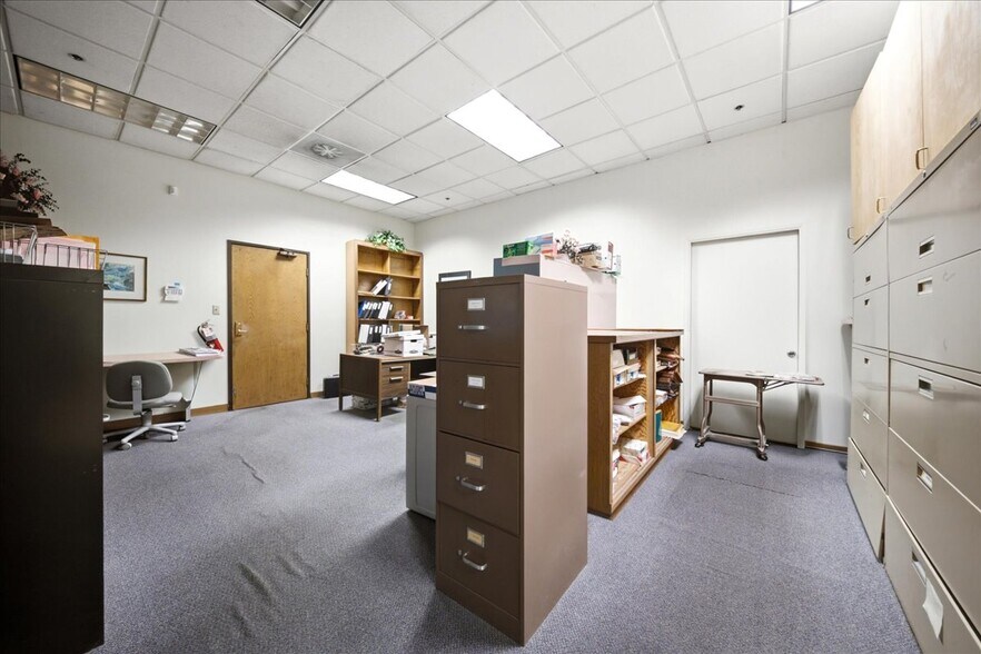 More Photos Of 700 University Ave, Sacramento Office For Lease