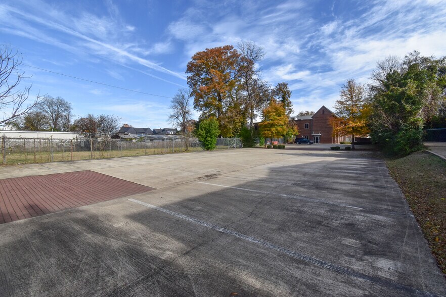 More Photos Of 1434 22nd Ave, Tuscaloosa Office For Sale