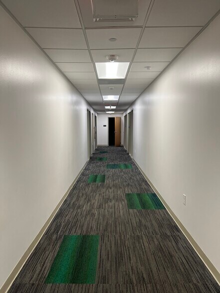 More Photos Of 4300 Centerview, San Antonio Office For Sale