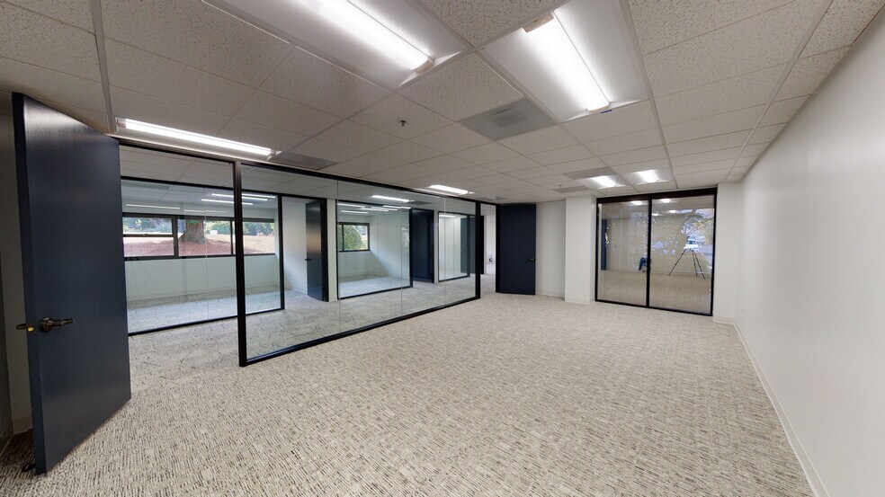 More Photos Of 3 Harbor Dr, Sausalito Medical For Lease