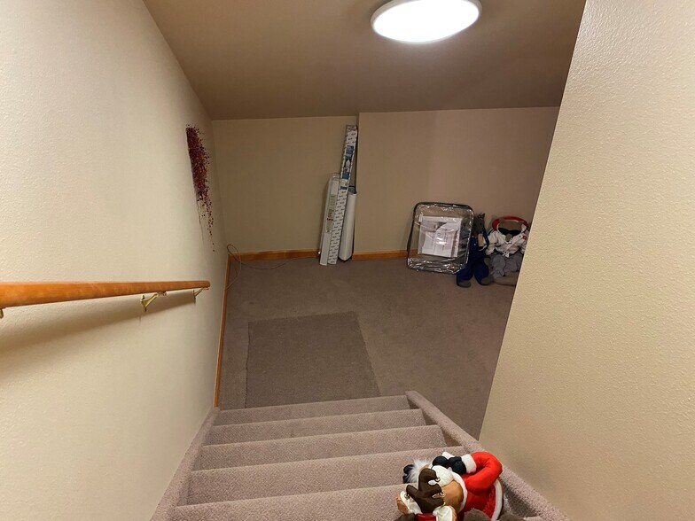 More Photos Of 173 Frontage Rd, South Fork Freestanding For Lease