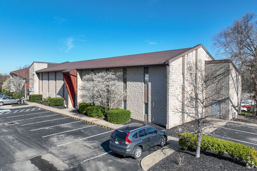 More Photos Of 201 Smith Dr, Cranberry Township Medical For Sale
