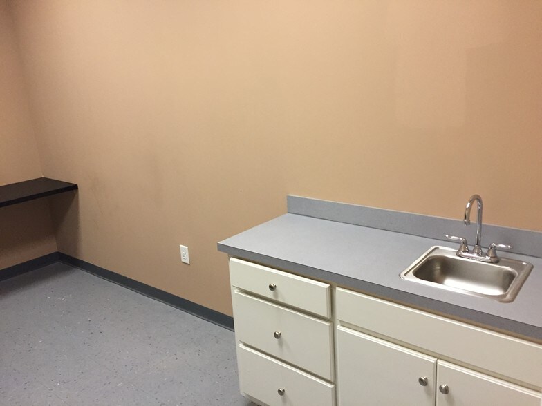 More Photos Of 335 Roselane St NW, Marietta Medical For Lease