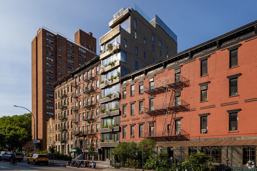 More Photos Of 118 E 1st St, New York Apartments For Lease