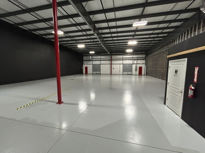 More Photos Of 1821 Wren Tpke, Gastonia Light Distribution For Lease