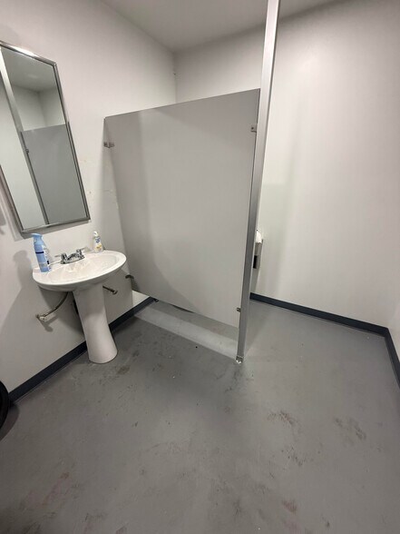 More Photos Of 3030 Crain Hwy, Upper Marlboro Auto Dealership For Sale