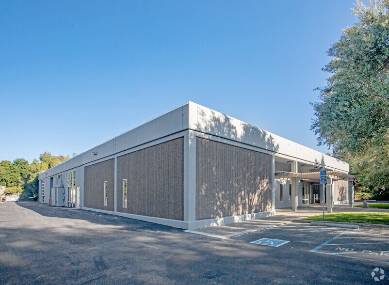 More Photos Of 300 Pioneer Way, Mountain View Research And Development For Sale