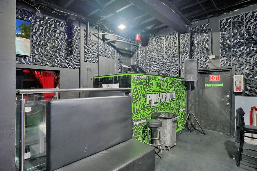 More Photos Of 728 NW 79 Street, Miami Bar For Sale