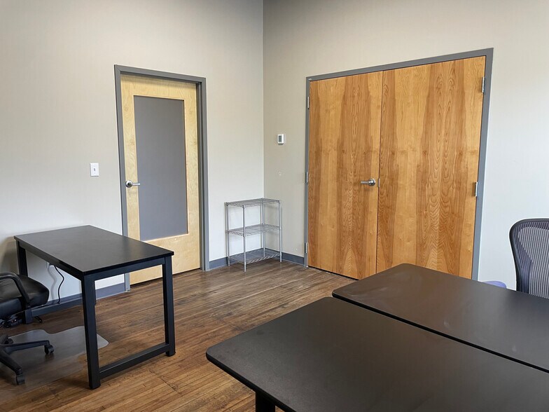 More Photos Of 3989 Broadway, Grove City Loft Creative Space For Lease