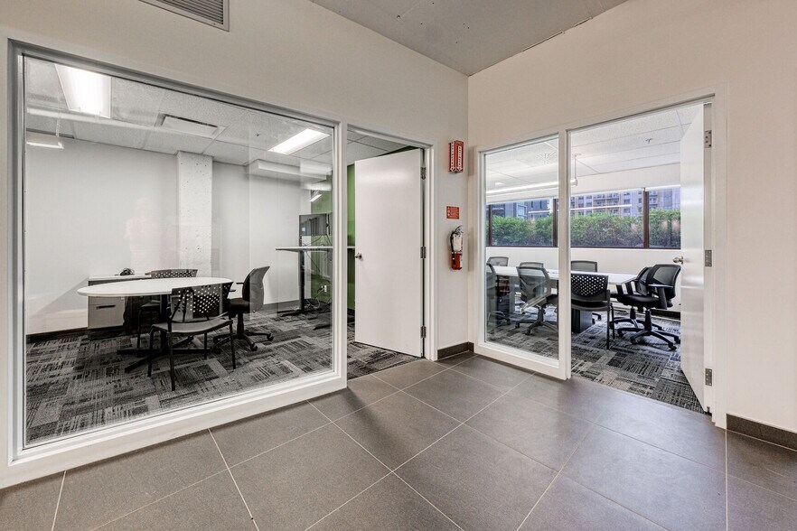 More Photos Of 1000 Rte De L'eglise, Québec Office For Lease