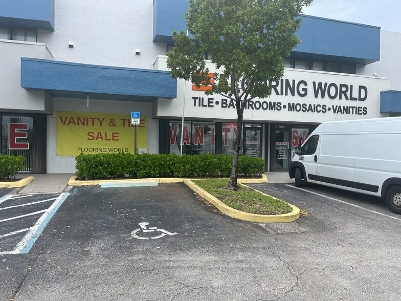 More Photos Of 1711-1759 N Powerline Rd, Pompano Beach Showroom For Lease