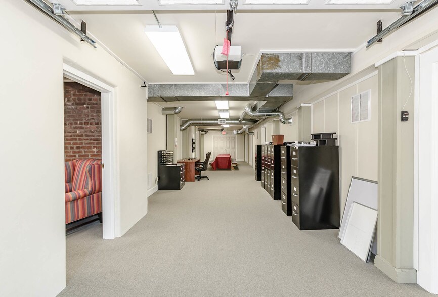 More Photos Of 215 Church St, Lenoir Office For Sale