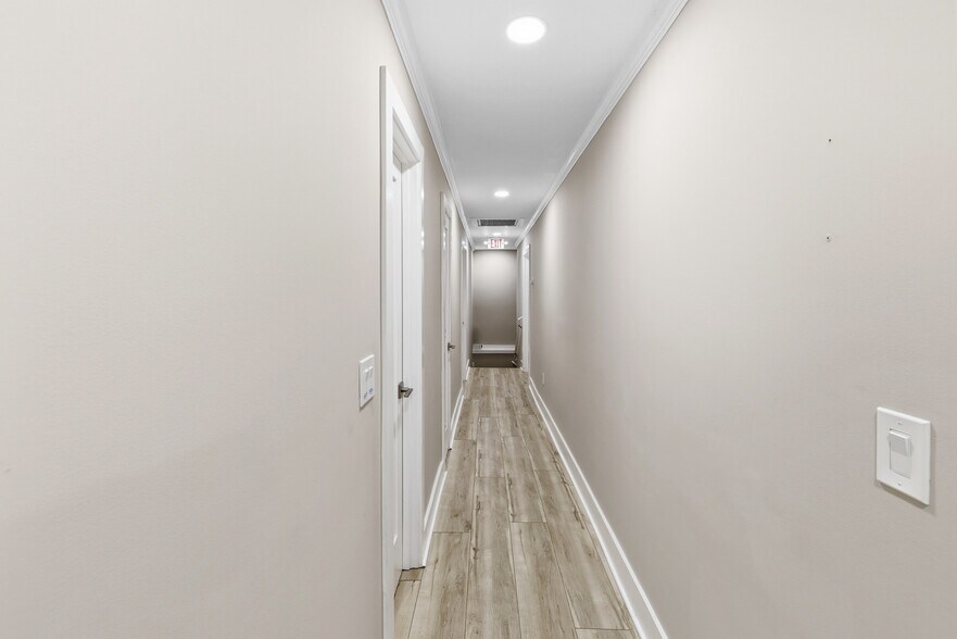 More Photos Of 4651 Roswell Rd NE, Atlanta Medical For Lease