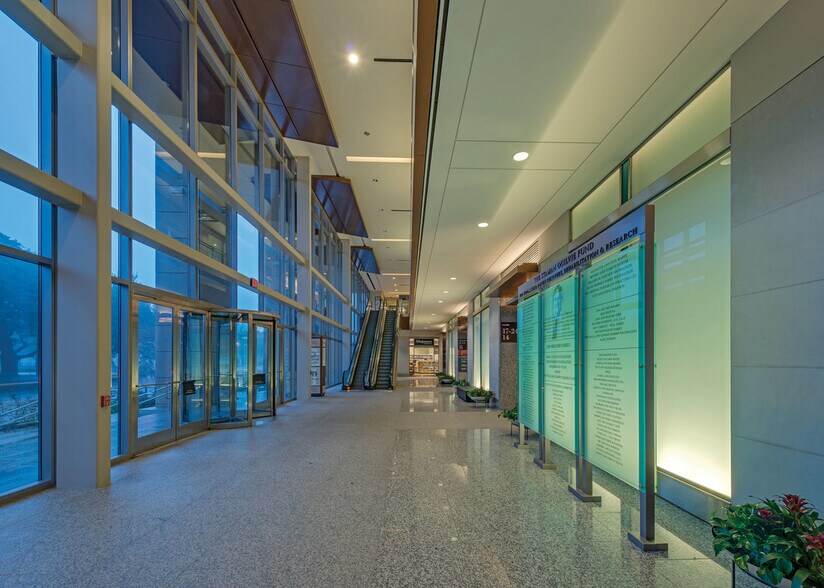 More Photos Of 6400 Fannin St, Houston Medical For Lease