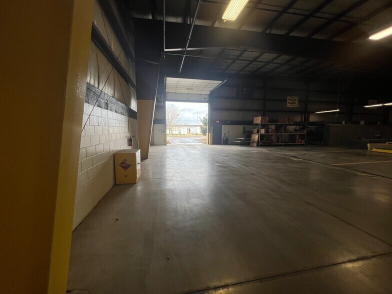 More Photos Of 3017 W 17th St, Erie Warehouse For Sale