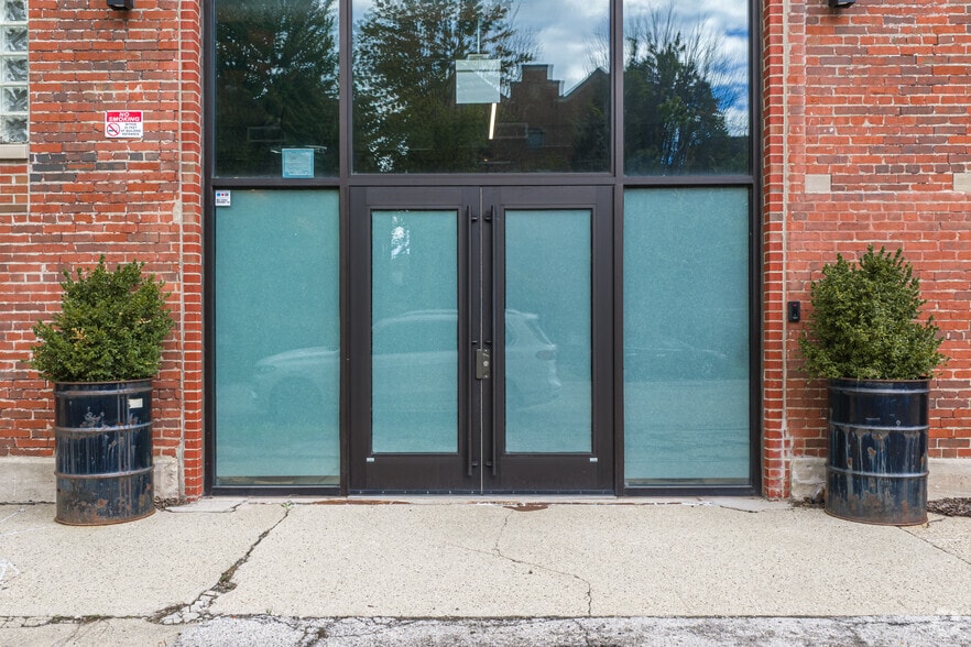 More Photos Of 4130-4150 S Wabash Ave, Chicago Manufacturing For Sale